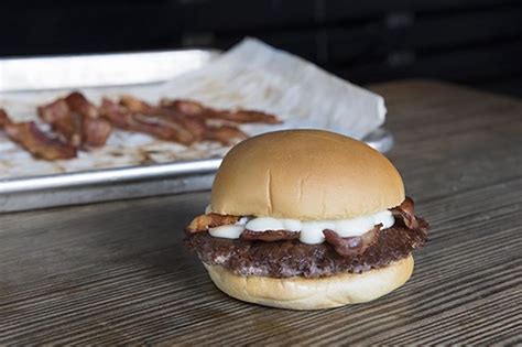 Clone Shake Shack S Bacon Cheddarshack Burger Food Hacks Wonderhowto Clone Shake Shack S Bacon Cheddarshack Burger Food Hacks Wonderhowto