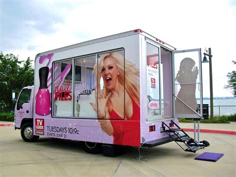Mobile Nail Salon Services