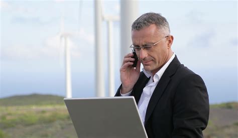 Redefining Work 5 Ways To Manage Mobile Workforce Communication Redefining Work 5 Ways To Manage Mobile Workforce Communication
